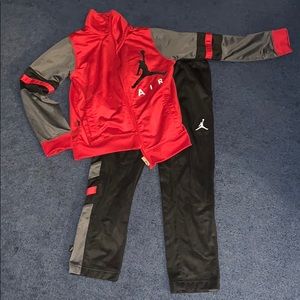 Boys two piece Jordan set